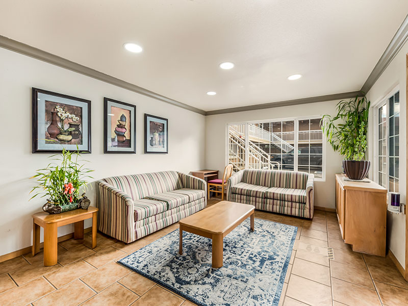 Americas Best Value Inn Ukiah lobby area